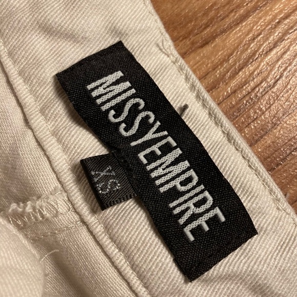 Cargo MISSYEMPIRE pants in a white color 🦢🤍🕯️ - Picture 5 of 10